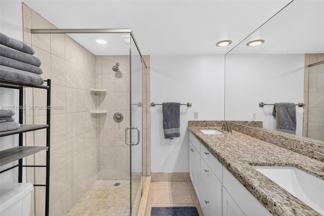 719 NW 98th Cir, Plantation, FL 33324