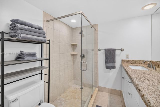 719 NW 98th Cir, Plantation, FL 33324