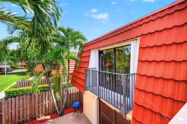 719 NW 98th Cir, Plantation, FL 33324