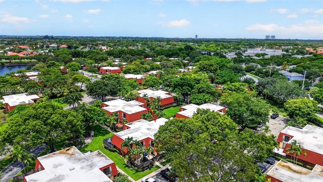719 NW 98th Cir, Plantation, FL 33324