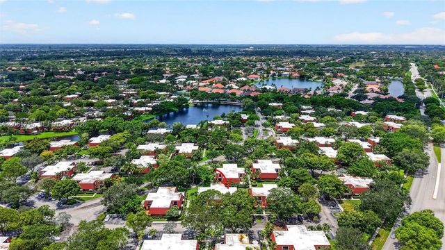719 NW 98th Cir, Plantation, FL 33324
