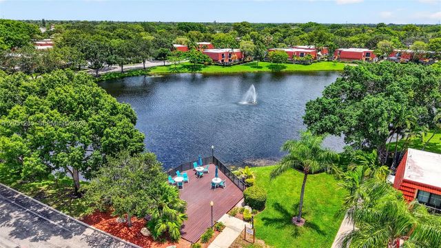 719 NW 98th Cir, Plantation, FL 33324