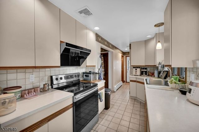 699 E Shore Rd, West Milford Twp., NJ 07421