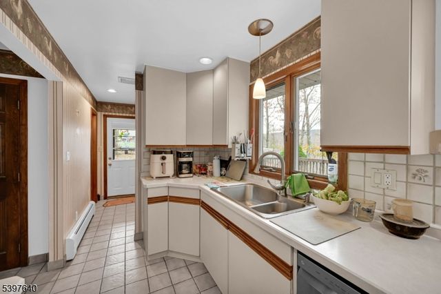 699 E Shore Rd, West Milford Twp., NJ 07421