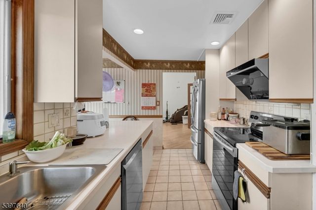 699 E Shore Rd, West Milford Twp., NJ 07421