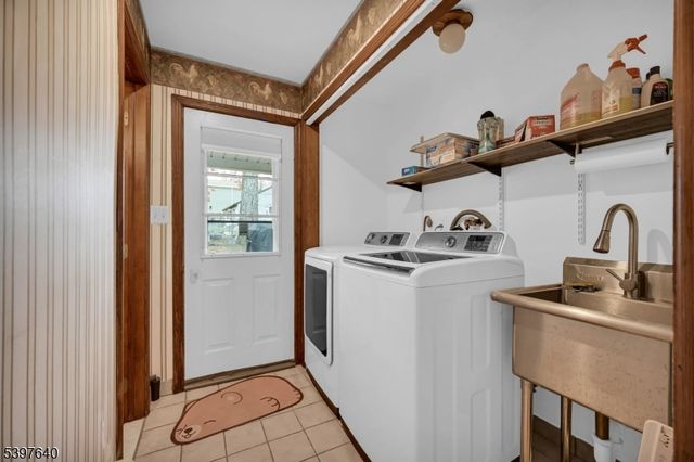 699 E Shore Rd, West Milford Twp., NJ 07421