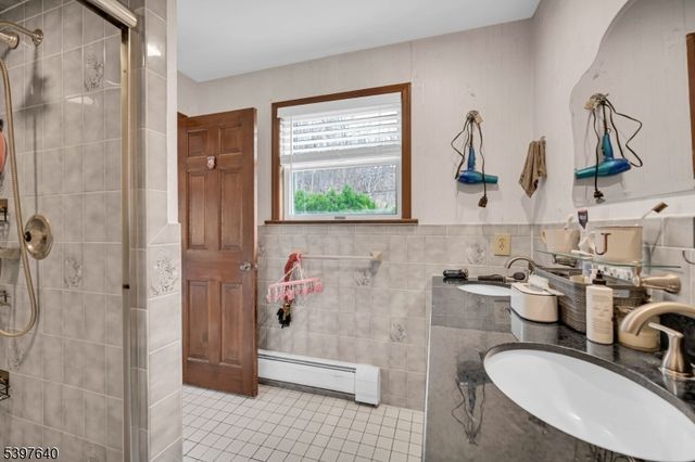 699 E Shore Rd, West Milford Twp., NJ 07421