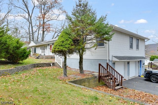699 E Shore Rd, West Milford Twp., NJ 07421