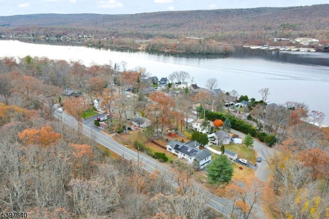 699 E Shore Rd, West Milford Twp., NJ 07421