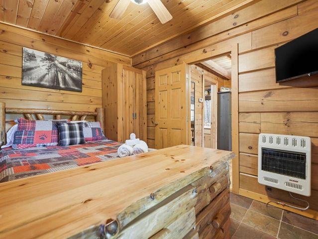329 Laurel Ridge Drive, Blue Ridge, GA 30513