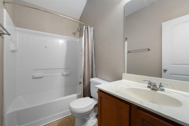 2046 Ridge View DR, San Marcos, TX 78666