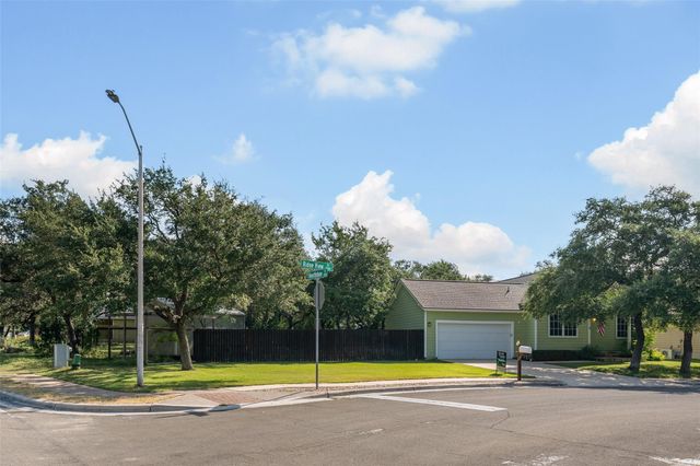 2046 Ridge View DR, San Marcos, TX 78666
