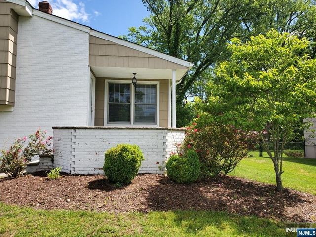 132 Chadwick Place, Glen Rock, NJ 07452