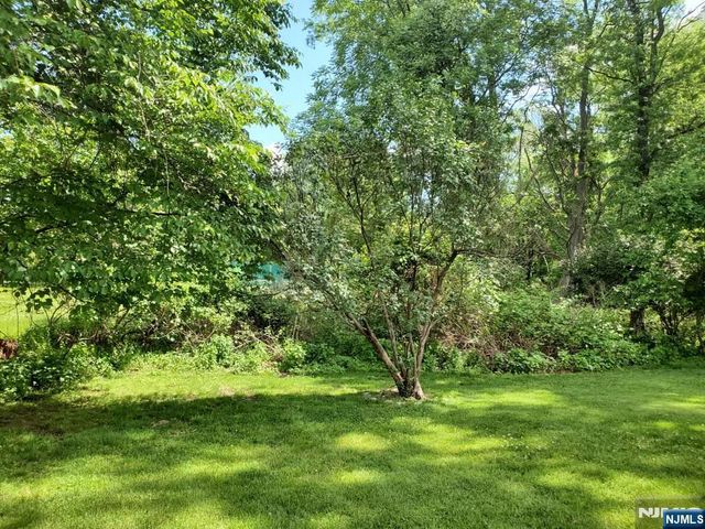 132 Chadwick Place, Glen Rock, NJ 07452