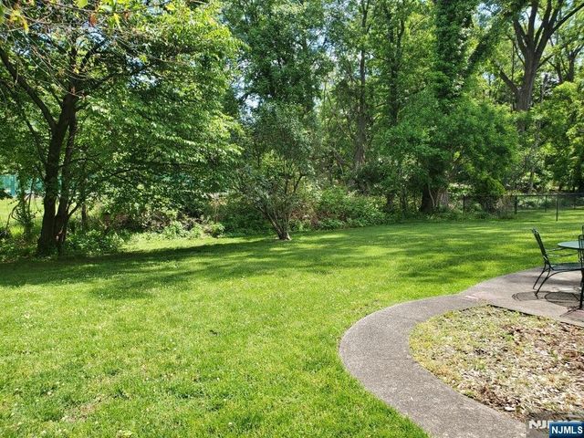 132 Chadwick Place, Glen Rock, NJ 07452