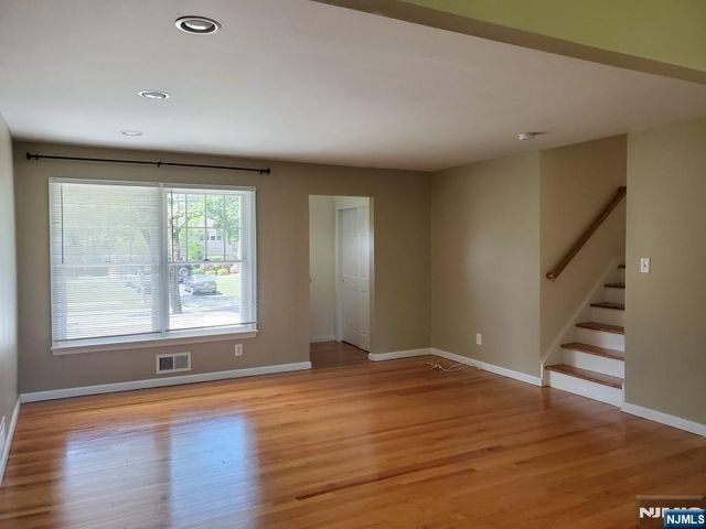 132 Chadwick Place, Glen Rock, NJ 07452