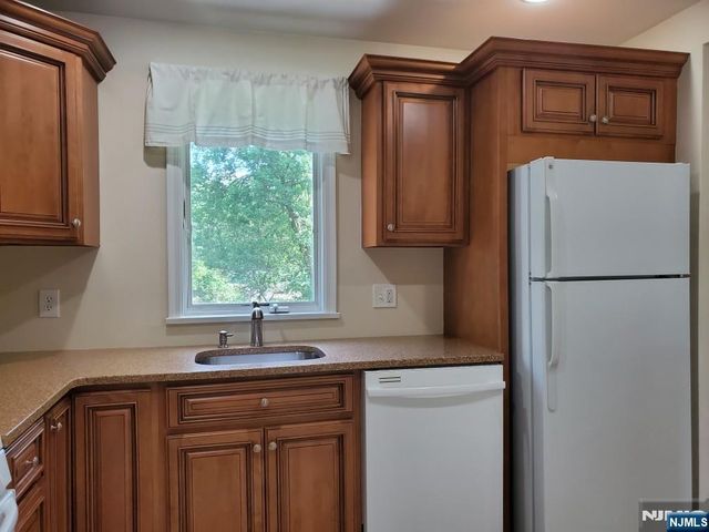 132 Chadwick Place, Glen Rock, NJ 07452