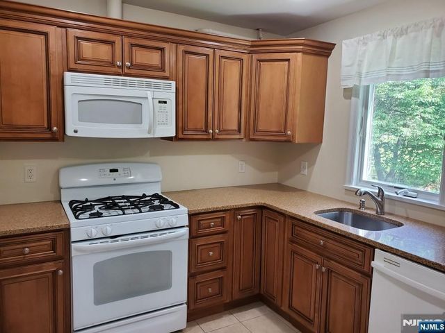 132 Chadwick Place, Glen Rock, NJ 07452