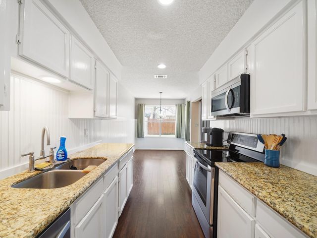 2239 Highland Hills Drive, Sugar Land, TX 77478