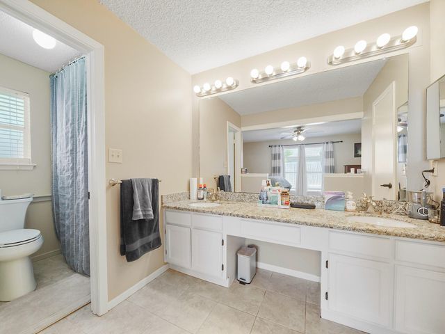 2239 Highland Hills Drive, Sugar Land, TX 77478