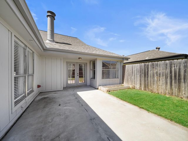 2239 Highland Hills Drive, Sugar Land, TX 77478