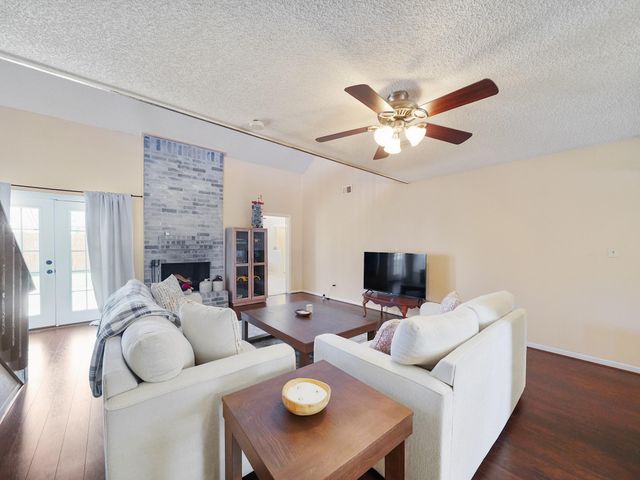 2239 Highland Hills Drive, Sugar Land, TX 77478