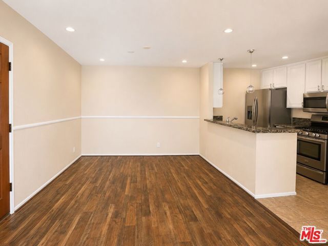 18645 Hatteras Street 263, Tarzana (los Angeles), CA 91356