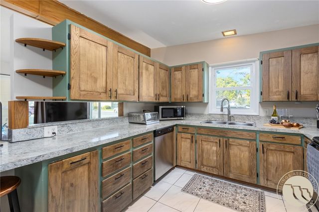 2124 Lewis AVENUE, Billings, MT 59102