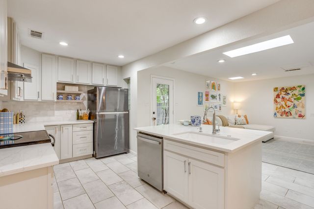 2541 Walsh Court, Fort Worth, TX 76109