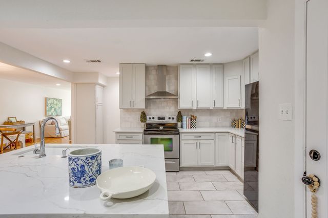 2541 Walsh Court, Fort Worth, TX 76109