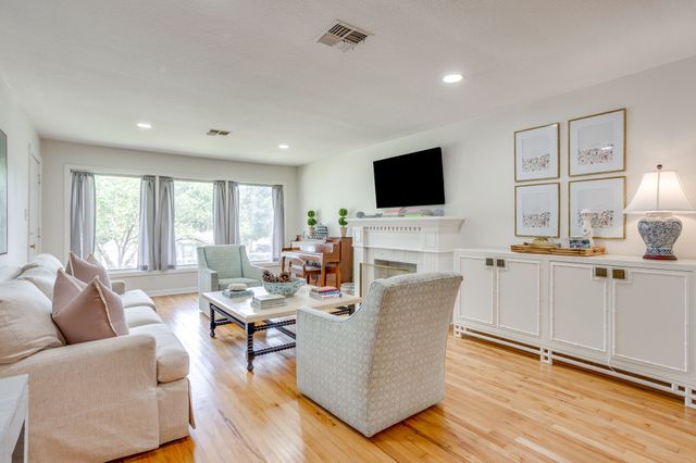 2541 Walsh Court, Fort Worth, TX 76109