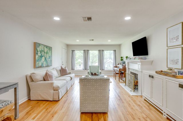 2541 Walsh Court, Fort Worth, TX 76109