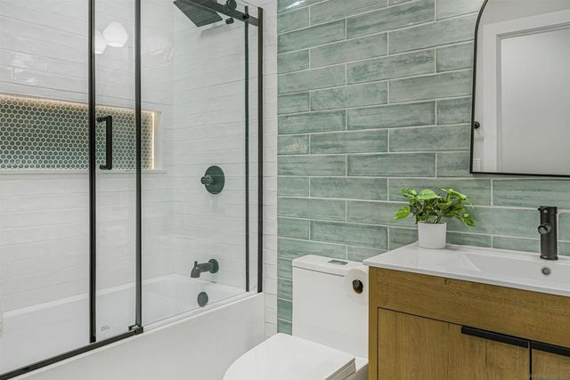 4948 Luna Dr, Oceanside, CA 92057