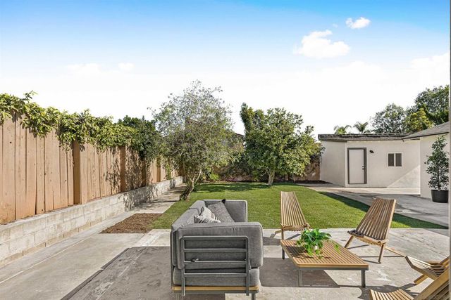 4948 Luna Dr, Oceanside, CA 92057