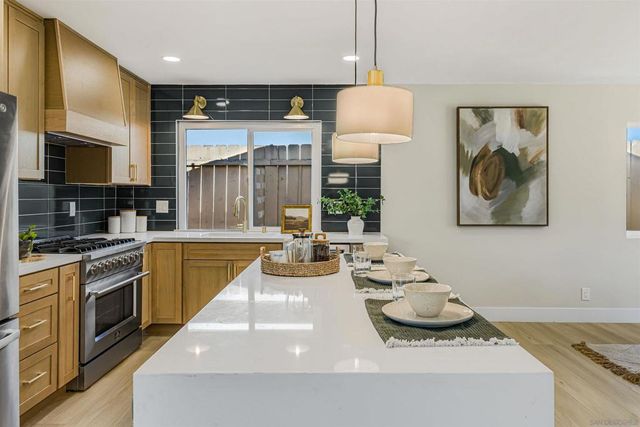 4948 Luna Dr, Oceanside, CA 92057