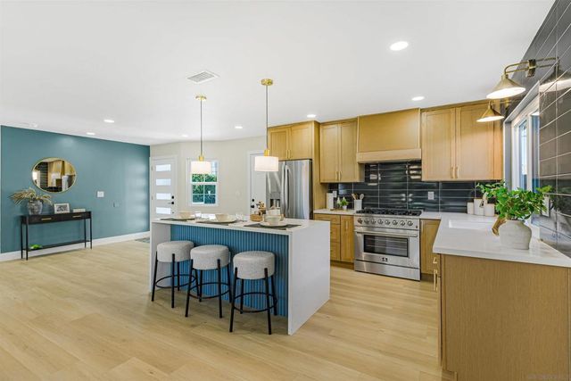 4948 Luna Dr, Oceanside, CA 92057