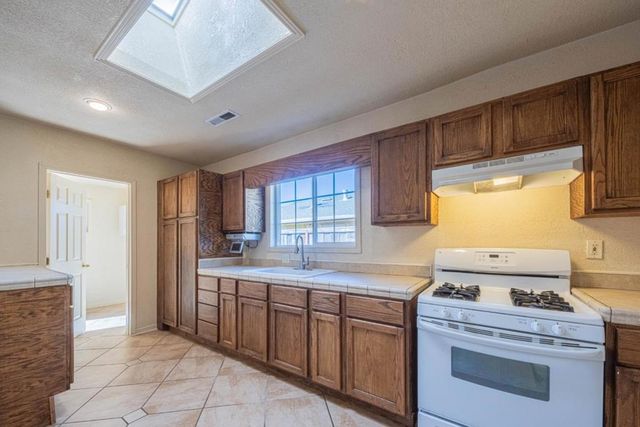 40 Oak Street, Salinas, CA 93901