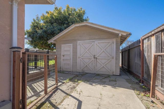 40 Oak Street, Salinas, CA 93901