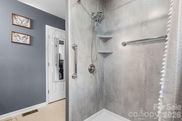 836 7th Avenue SW, Hickory, NC 28602