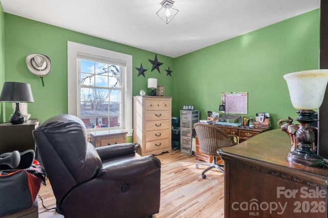 836 7th Avenue SW, Hickory, NC 28602