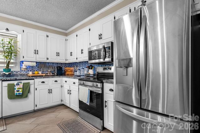 836 7th Avenue SW, Hickory, NC 28602