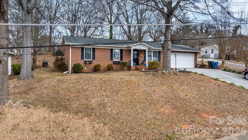 836 7th Avenue SW, Hickory, NC 28602