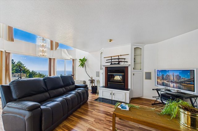 14 High Court, Shelter Cove, CA 95589