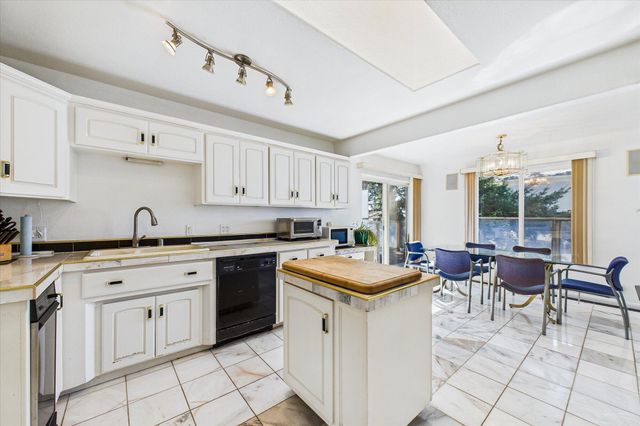 14 High Court, Shelter Cove, CA 95589