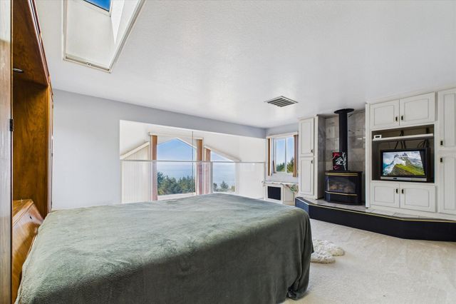 14 High Court, Shelter Cove, CA 95589