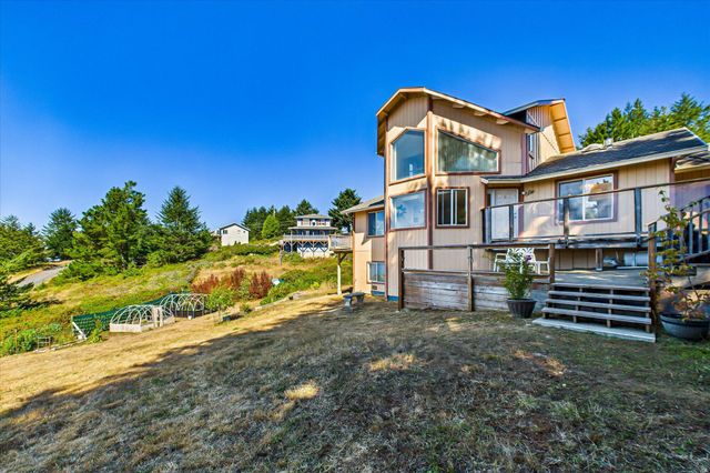 14 High Court, Shelter Cove, CA 95589