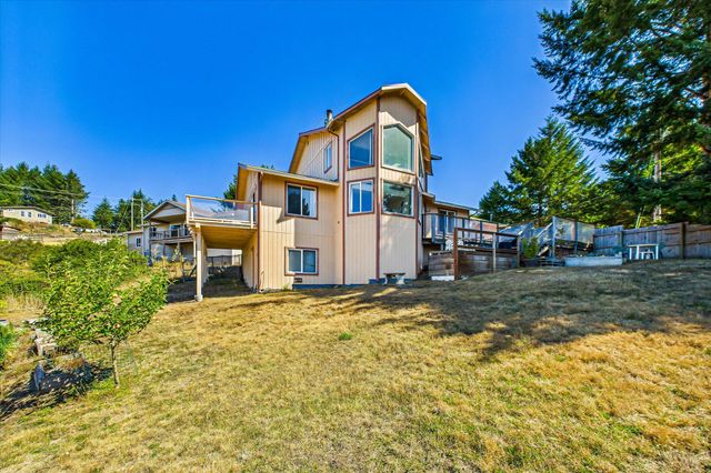 14 High Court, Shelter Cove, CA 95589