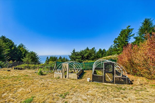 14 High Court, Shelter Cove, CA 95589