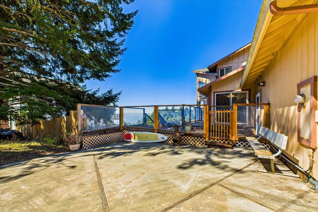 14 High Court, Shelter Cove, CA 95589