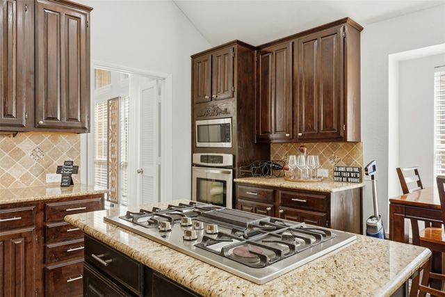 3623 Canyon Oaks Drive, Carrollton, TX 75007